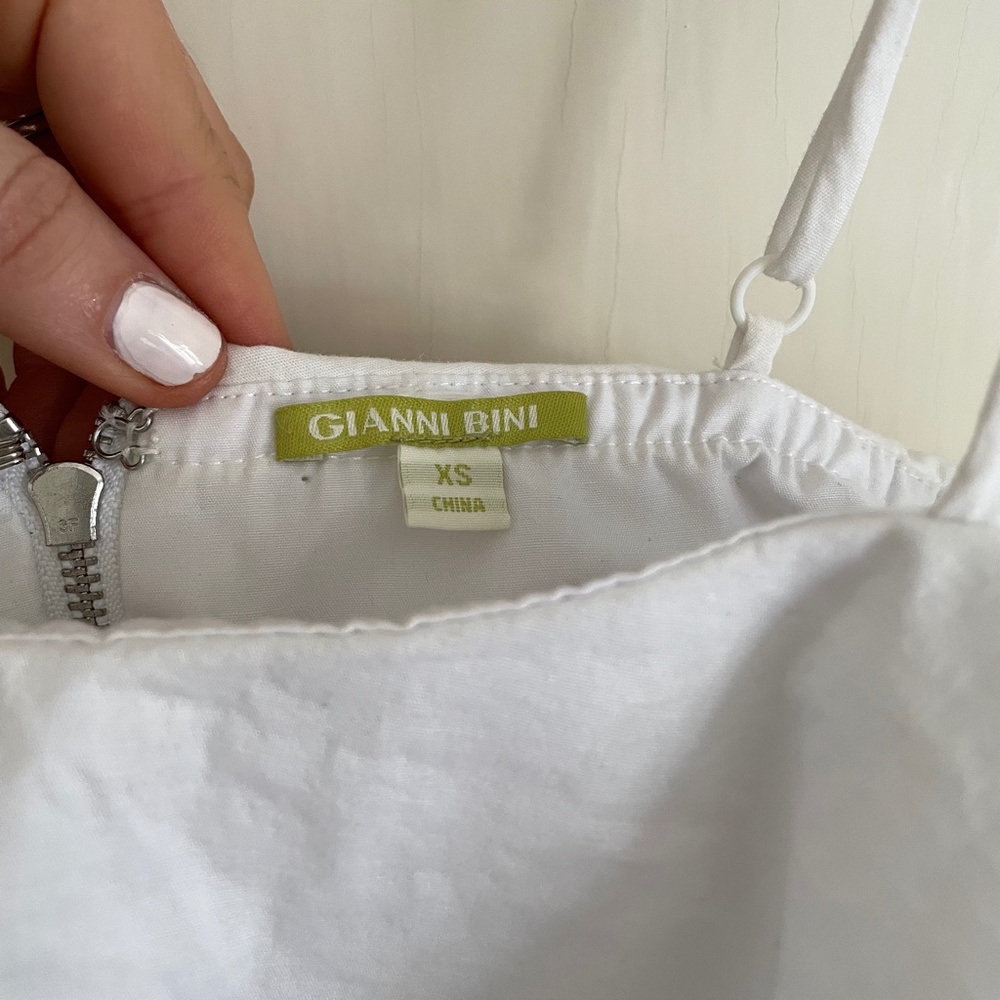 Cropped Ruffle Bandue/Tank Top - Picture 5 of 5